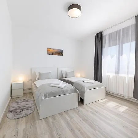 Bella Dalia - Two Bedroom With Balcony And Sea View *