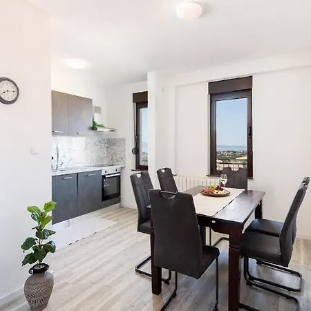 Bella Dalia - Two Bedroom With Balcony And Sea View
