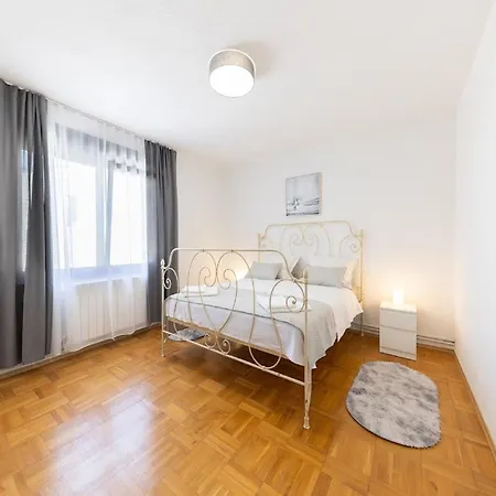 Bella Dalia - Two Bedroom With Balcony And Sea View Mravince