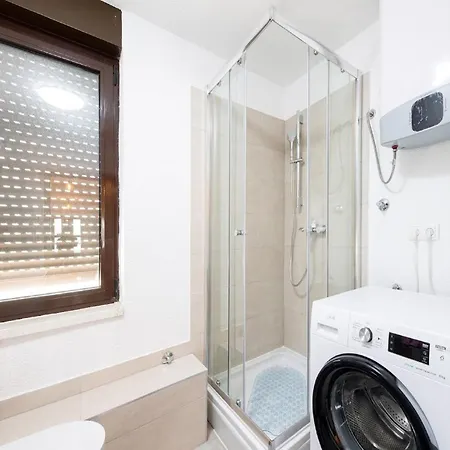 Bella Dalia - Two Bedroom With Balcony And Sea View アパート Mravince