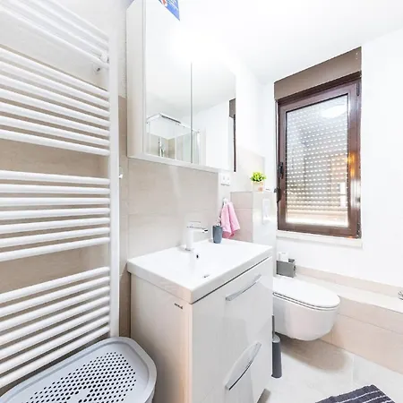 Bella Dalia - Two Bedroom With Balcony And Sea View *